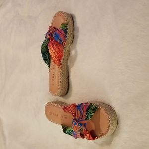 Gianni Bini  Tropical Style Casual Sandles